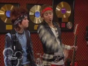 Hannah Montana - S2EP16: Me and Mr. Jonas and Mr. Jonas and Mr. Jonas