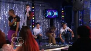 Violetta - S2EP65: Something lights