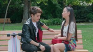 Bia - S1EP41: Beso Inesperado