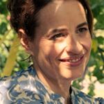Gina Henkel - Helen Bell